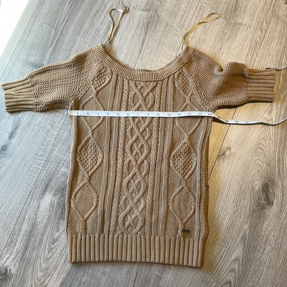 Guess Golden Brownish cable short sleeve sweater. - Picture 5 of 7